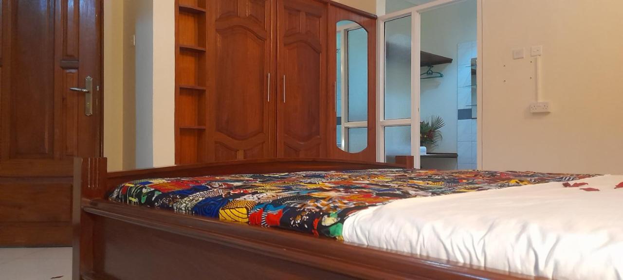 Aivilo Home Энтеббе Экстерьер фото
